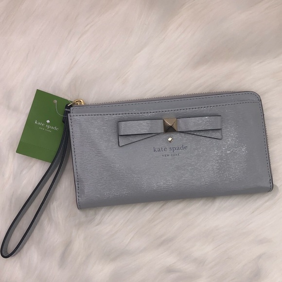 kate spade Handbags - ♠️ Kate spade beacon court Layton wristlet Wallet